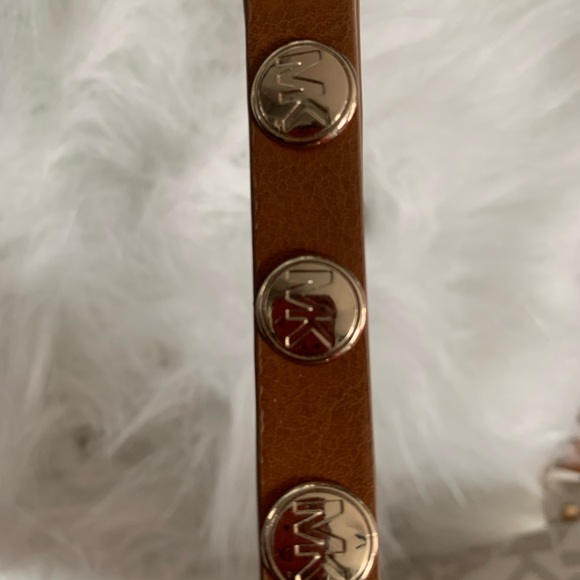 Michael Kors Signature Chain Belt Bag - Picture 3 of 3